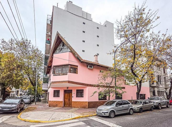 Casa · 280m² · 6 Ambientes · 2 Cocheras