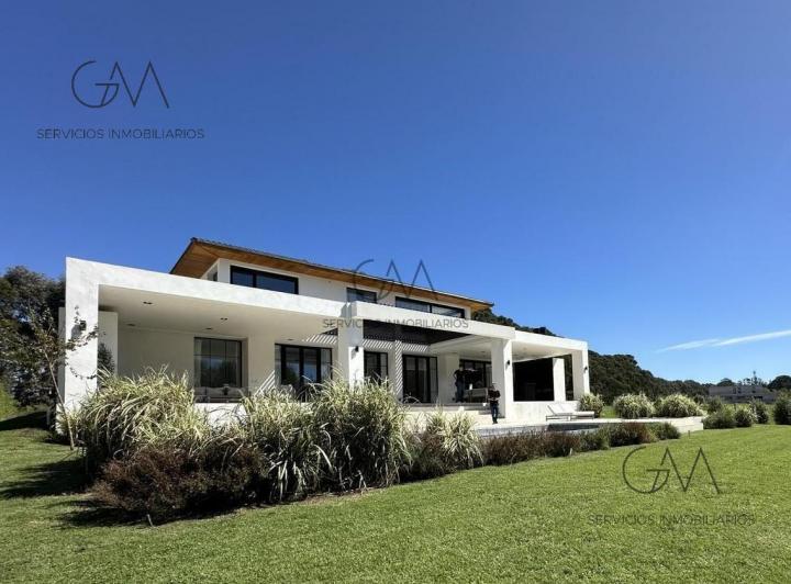 Casa · 378ha · 6 Ambientes