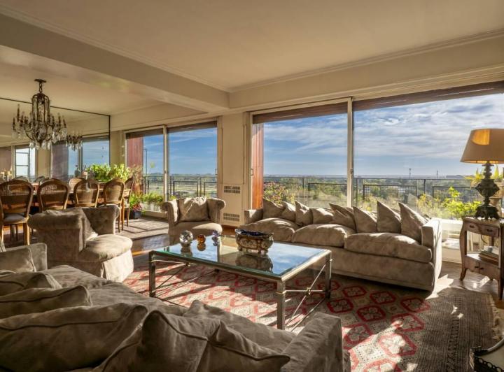 Departamento · 204m² · 6 Ambientes · 2 Cocheras