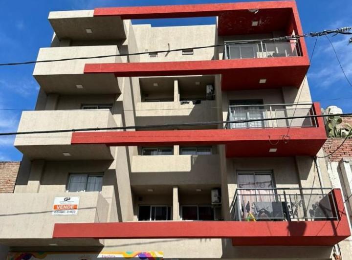 Departamento · 40m² · 2 Ambientes · 1 Cochera