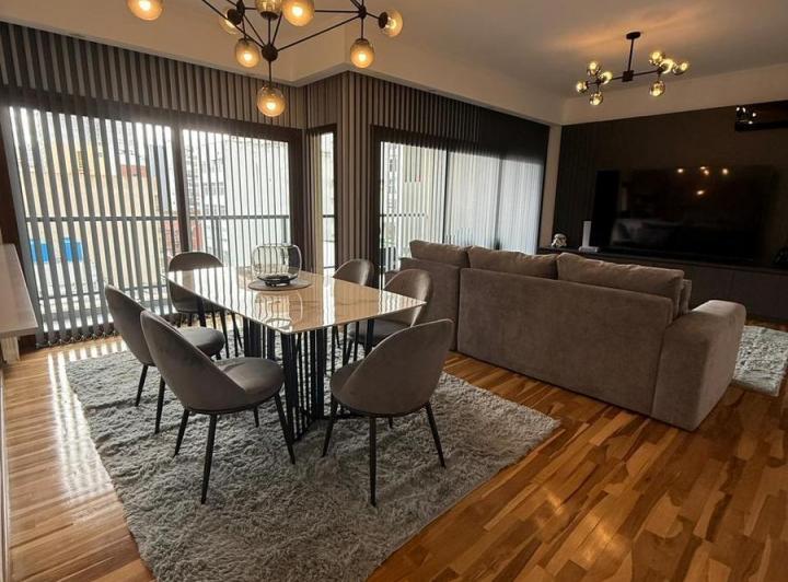 Departamento · 147m² · 5 Ambientes · 1 Cochera