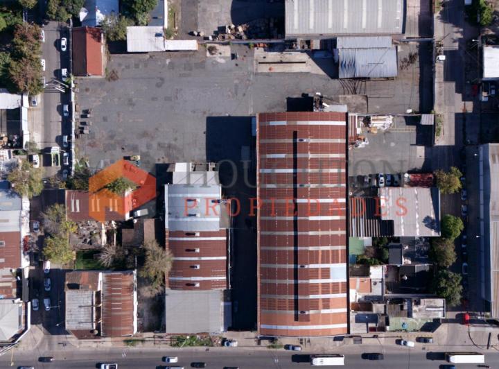 Local comercial · 1500m²
