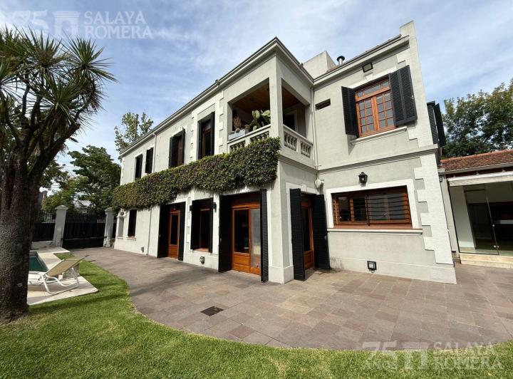 Casa · 480m² · 8 Ambientes · 5 Cocheras