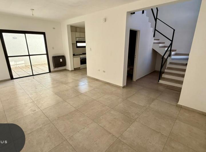 Casa · 130m² · 5 Ambientes · 1 Cochera