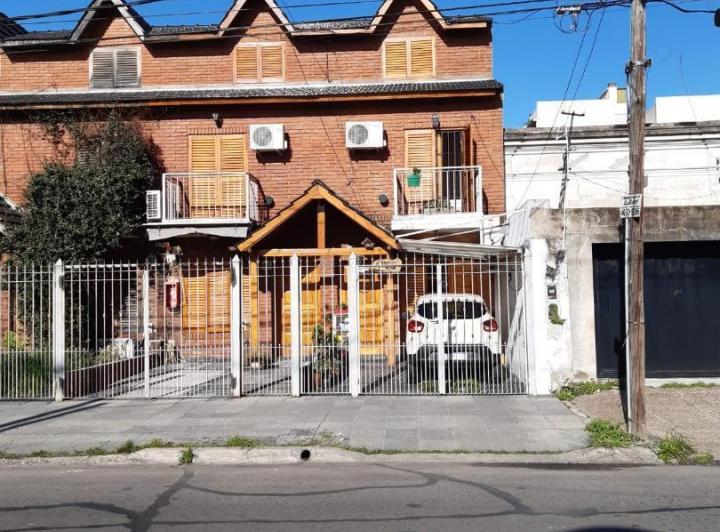 Casa · 95m² · 3 Ambientes · 1 Cochera