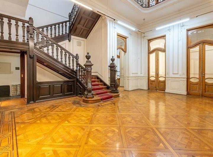 Edificio · 1017m²