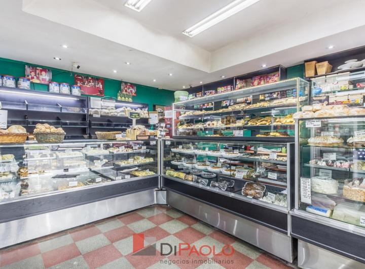 Local comercial · 210m² · 3 Ambientes