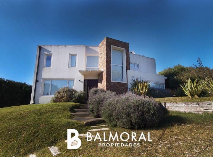 Casa · 260m² · 3 Ambientes