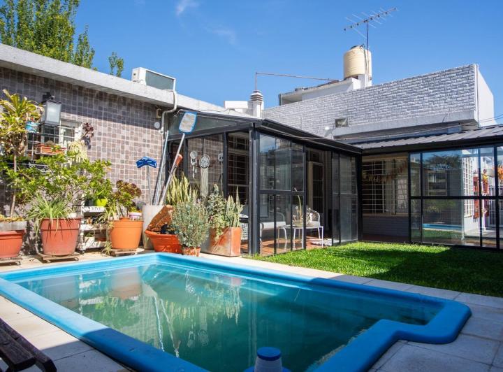 Casa · 185m² · 5 Ambientes · 2 Cocheras