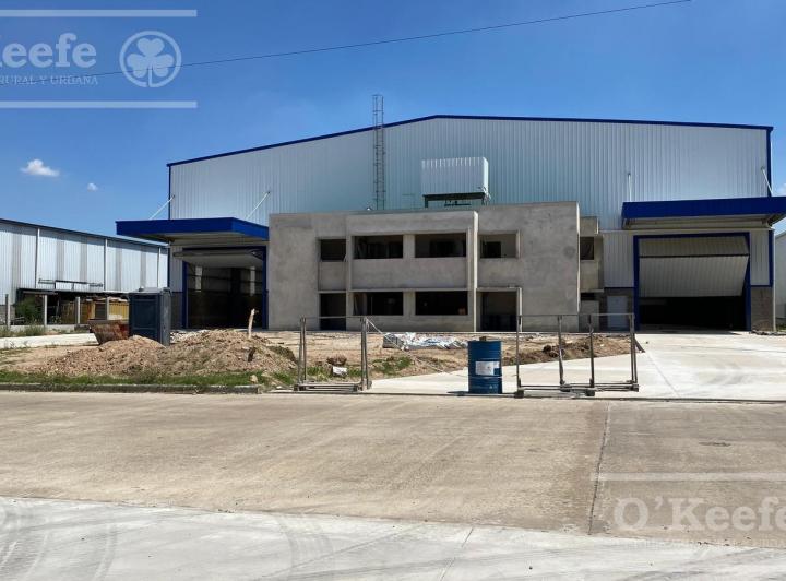 Bodega-Galpón · 3500m² · 6 Ambientes