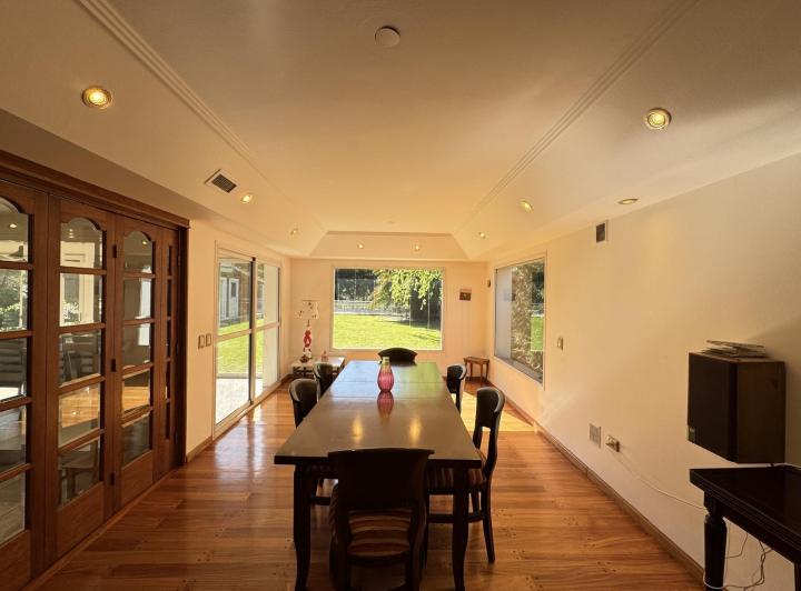 Casa · 370m² · 5 Ambientes · 2 Cocheras