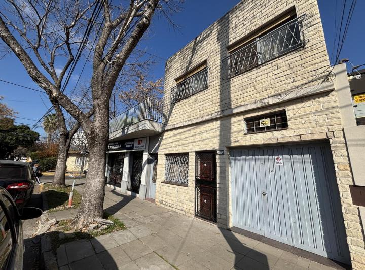 Casa · 268m² · 5 Ambientes · 1 Cochera
