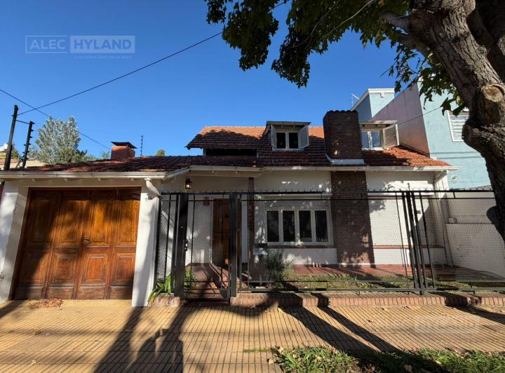 Casa · 160m² · 4 Ambientes · 1 Cochera