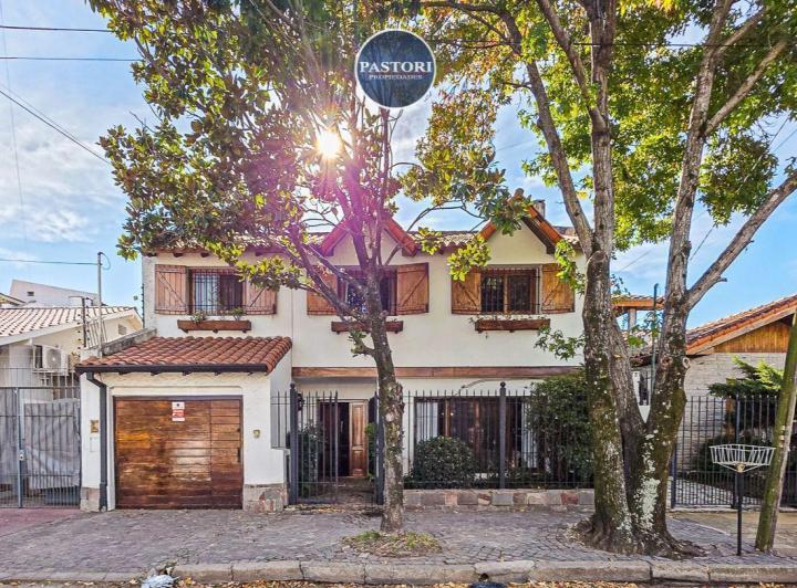 Casa · 267m² · 5 Ambientes
