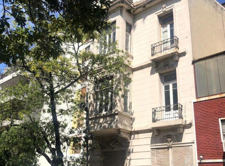 Edificio · 705m² · 7 Ambientes