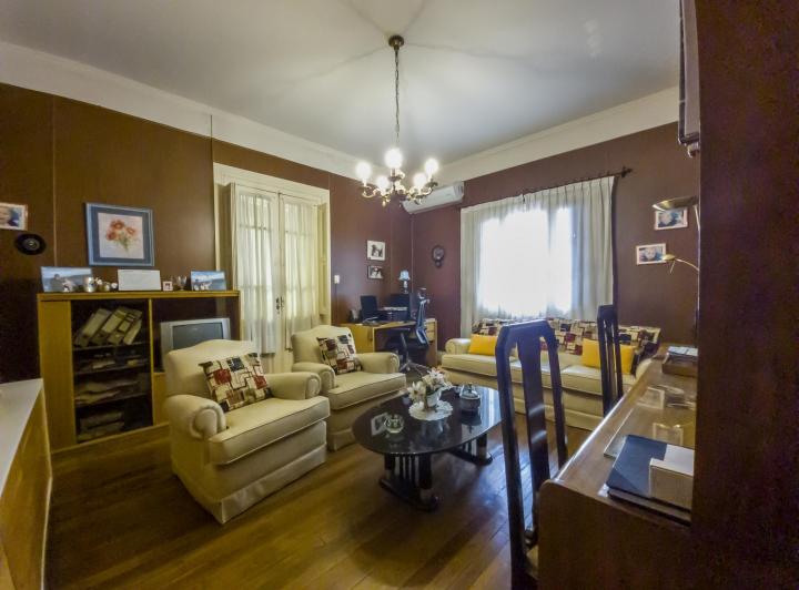 Casa · 200m² · 5 Ambientes · 1 Cochera