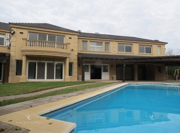 Casa · 486m² · 5 Ambientes · 2 Cocheras