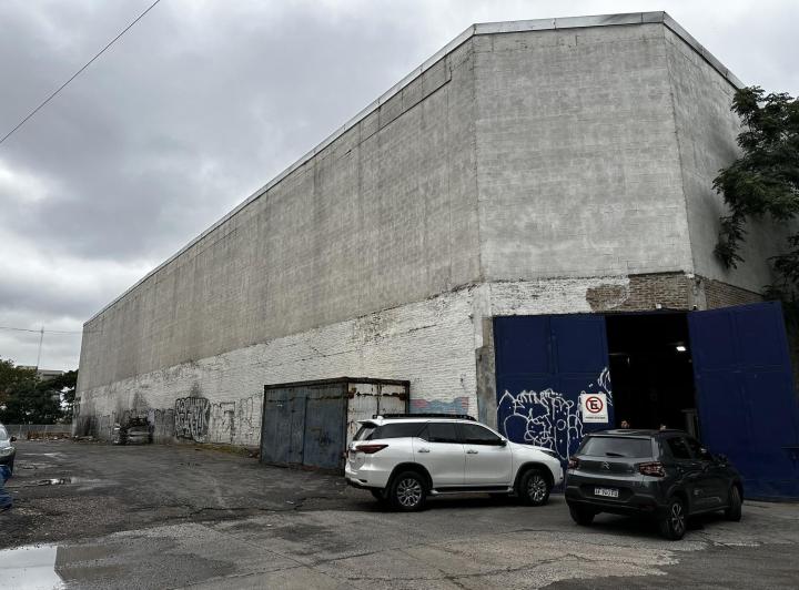 Depósito · 3730m²