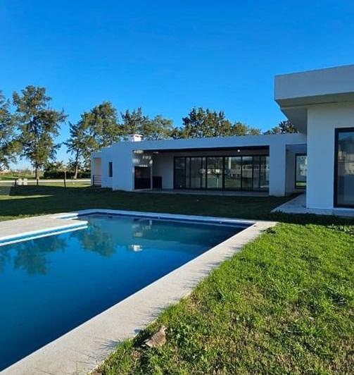 Casa · 175m² · 5 Ambientes · 1 Cochera