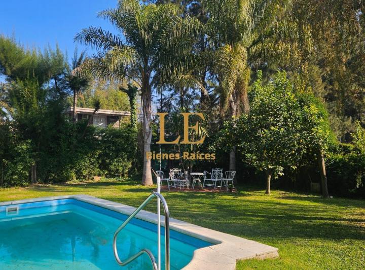 Casa · 180m² · 3 Ambientes · 2 Cocheras