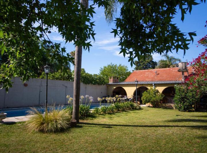 Casa · 160m² · 4 Ambientes · 2 Cocheras