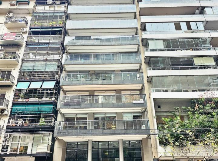 Oficina comercial · 150m² · 5 Ambientes · 2 Cocheras