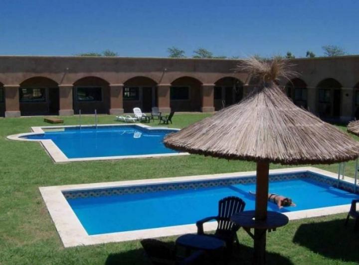 Hotel · 1800m² · 6 Ambientes · 15 Cocheras