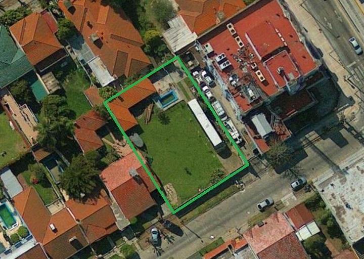 Terreno · 638m²