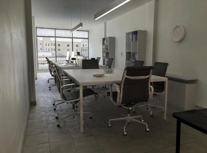 Oficina comercial · 60ha