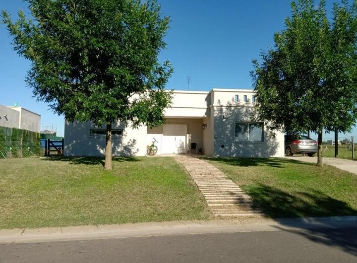 Casa · 160m² · 5 Ambientes
