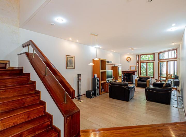 Casa · 286m² · 7 Ambientes · 1 Cochera