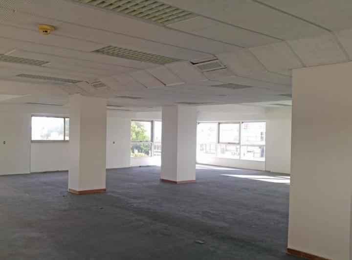 Oficina comercial · 250m² · 1 Ambiente · 3 Cocheras