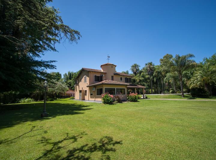 Quinta vacacional · 400m² · 5 Ambientes · 2 Cocheras
