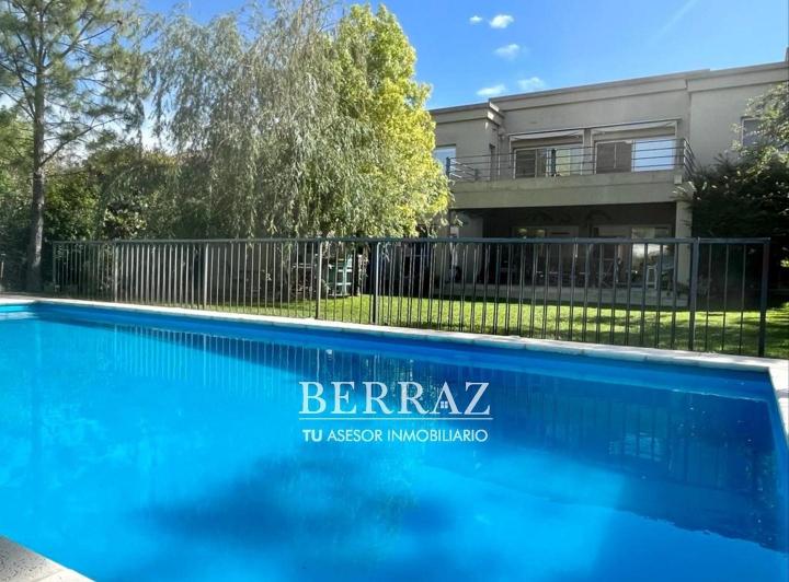 Casa · 263m² · 5 Ambientes · 2 Cocheras