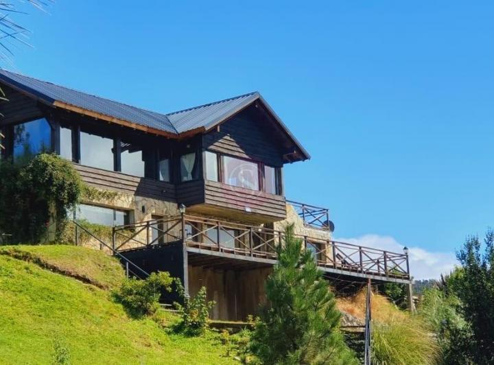Casa · 320m² · 5 Ambientes · 4 Cocheras