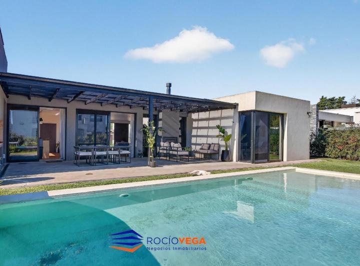 Casa · 190m² · 5 Ambientes · 2 Cocheras