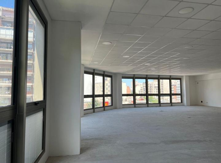 Oficina comercial · 588m²