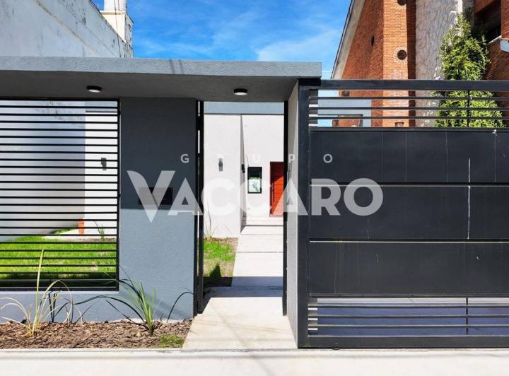 Casa · 118m² · 4 Ambientes · 2 Cocheras