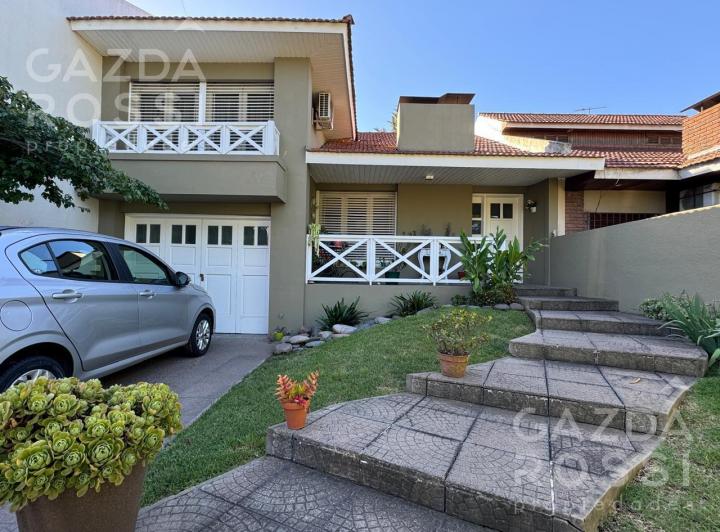 Casa · 200m² · 5 Ambientes · 2 Cocheras
