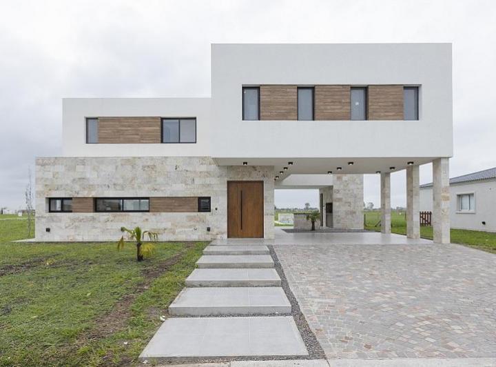 Casa · 181m² · 5 Ambientes · 2 Cocheras