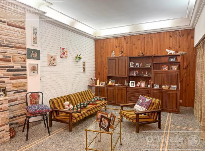 Casa · 135m² · 4 Ambientes · 2 Cocheras