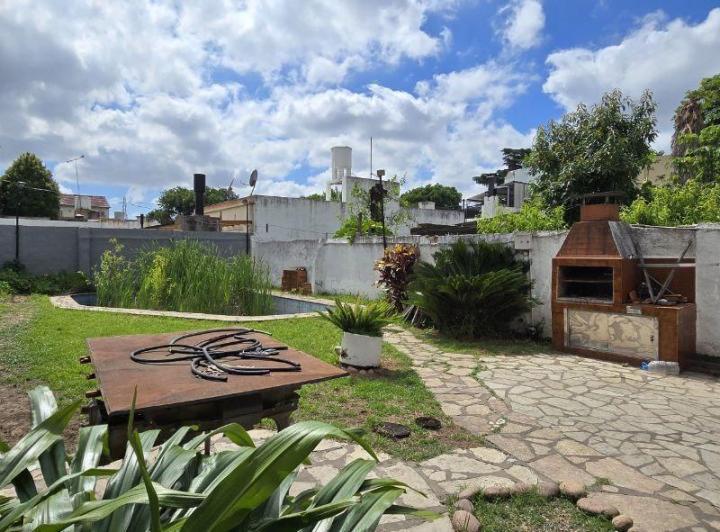 Casa · 126m² · 4 Ambientes · 2 Cocheras