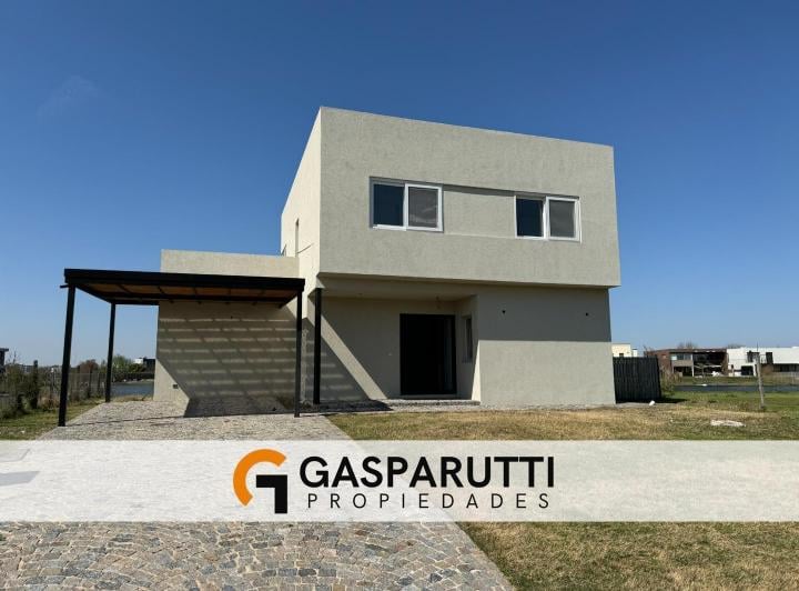 Casa · 196m² · 4 Ambientes · 2 Cocheras