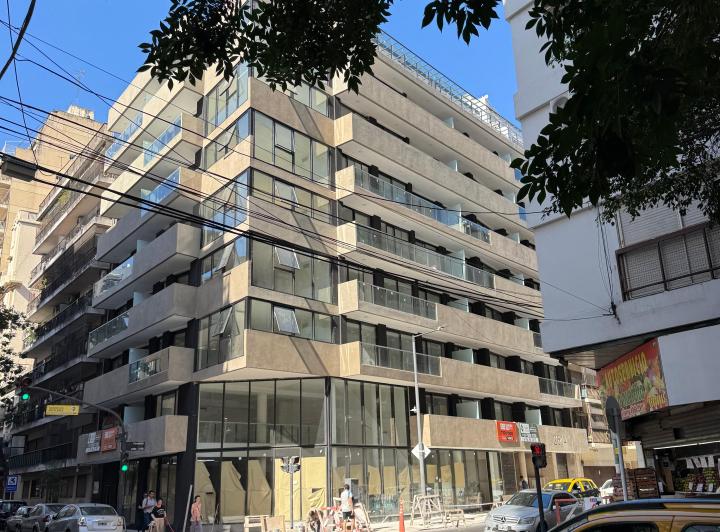 Local comercial · 230m²
