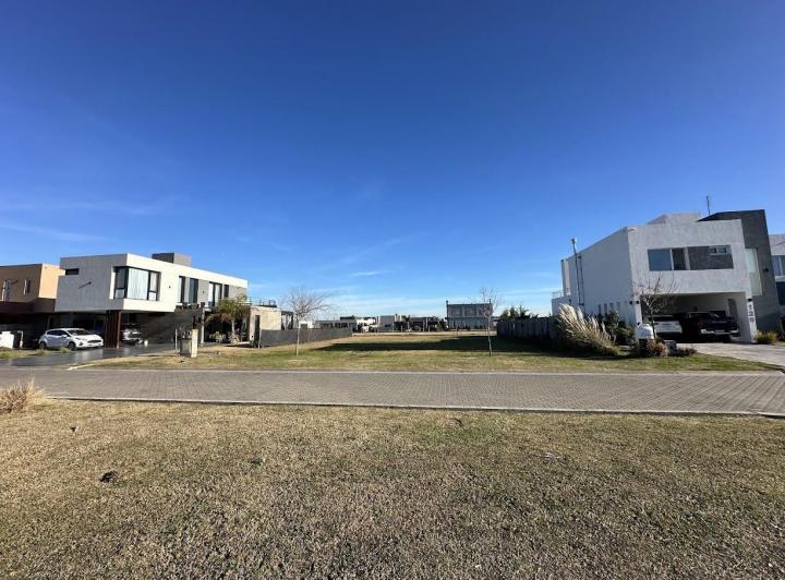 Terreno · 600m²