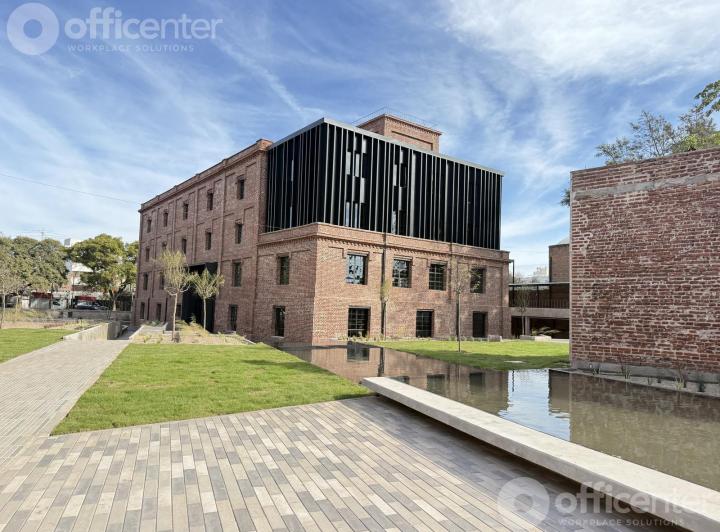 Oficina comercial · 608m²