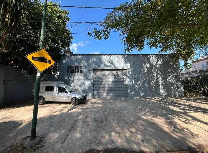 Terreno · 230m² · 3 Ambientes