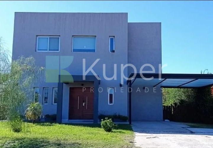 Casa · 158m² · 4 Ambientes · 3 Cocheras
