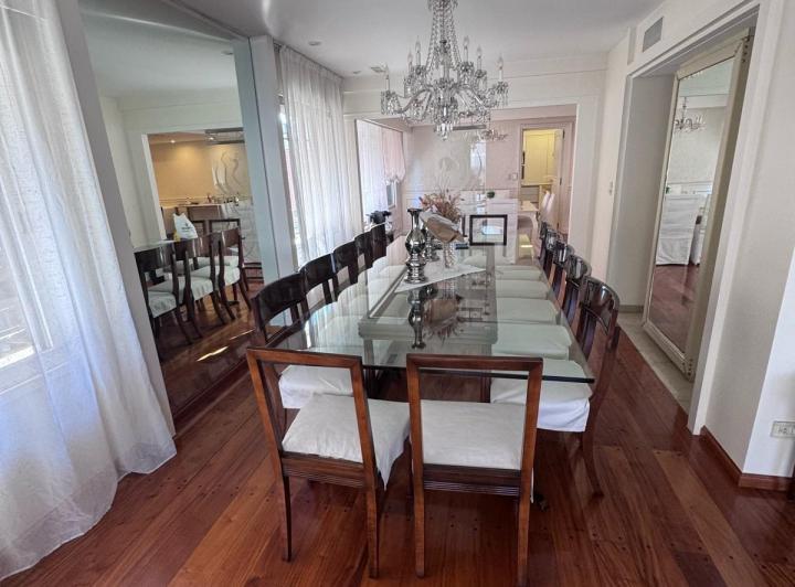 Departamento · 230m² · 4 Ambientes · 2 Cocheras