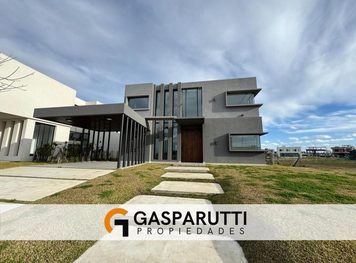 Casa · 428m² · 6 Ambientes · 6 Cocheras